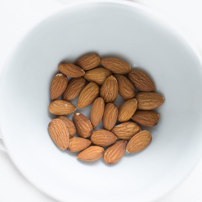 Eat Almonds to lose weight